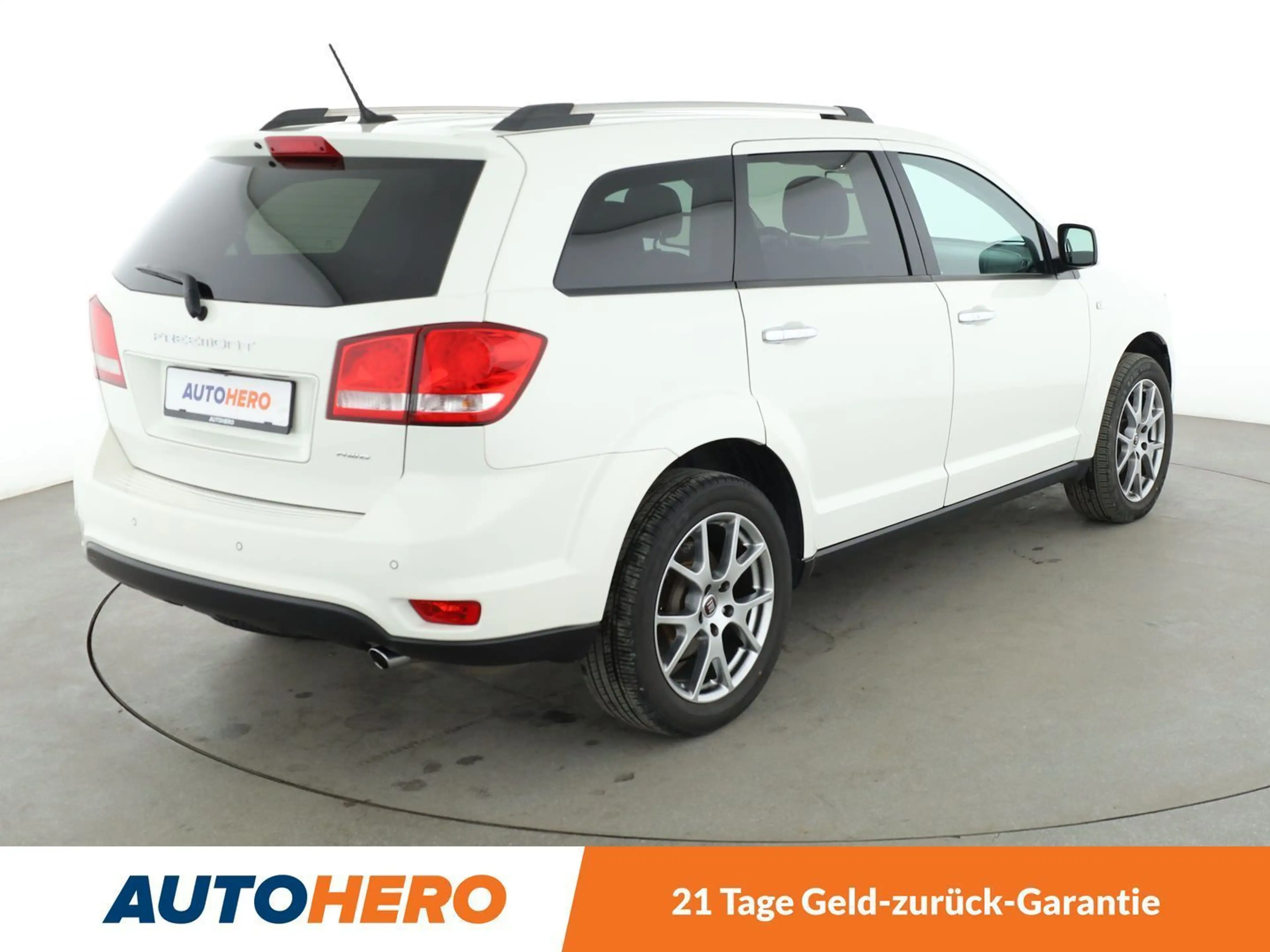 Fiat Freemont 2.0 Multijet Lounge 4WD *NAVI*TEMPO*PDC*CAM*ALU* — photo 6