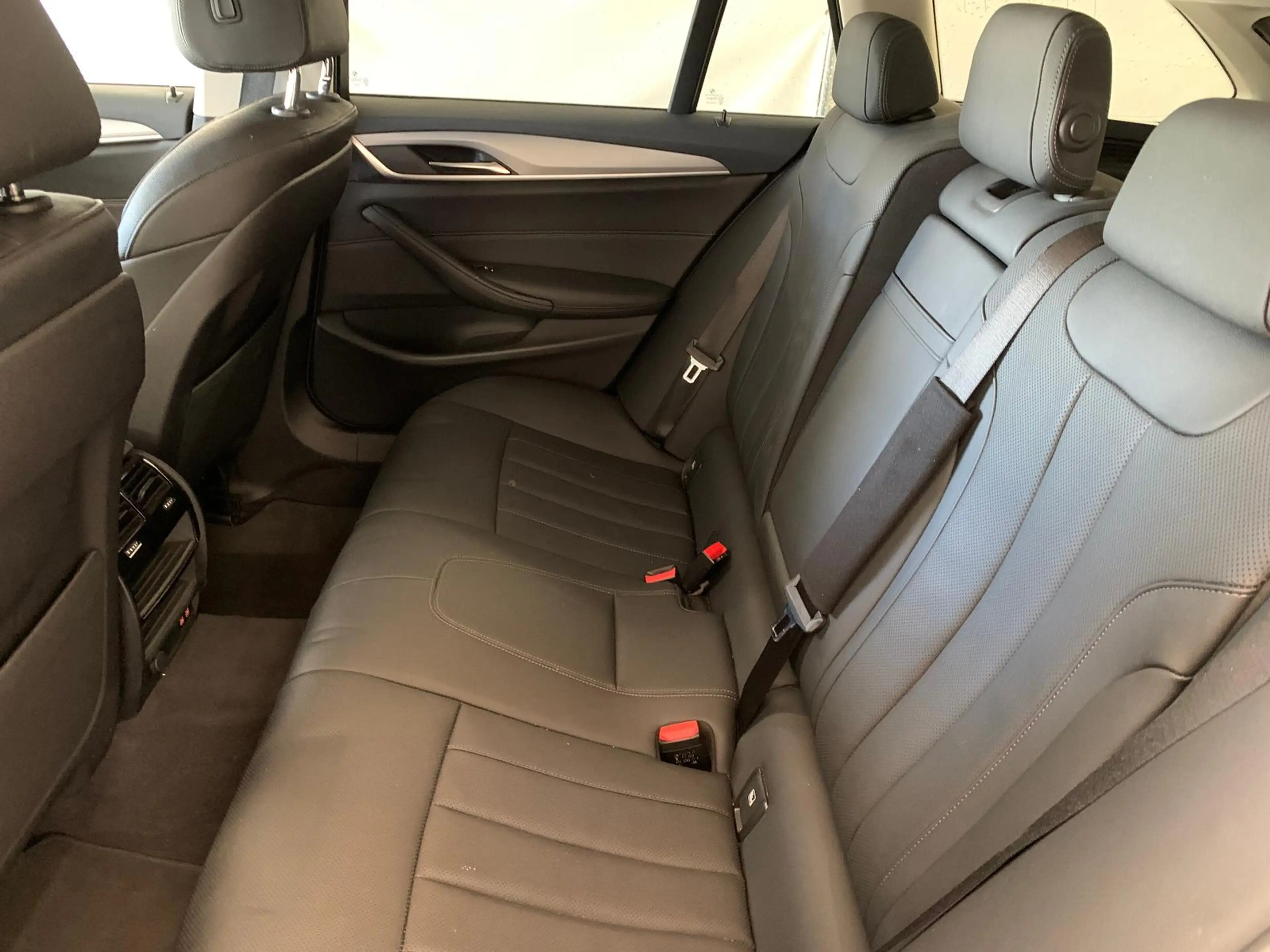 BMW 520 d Touring CockpPro|DriveProf|ACC|Leder|LED+ — photo 9