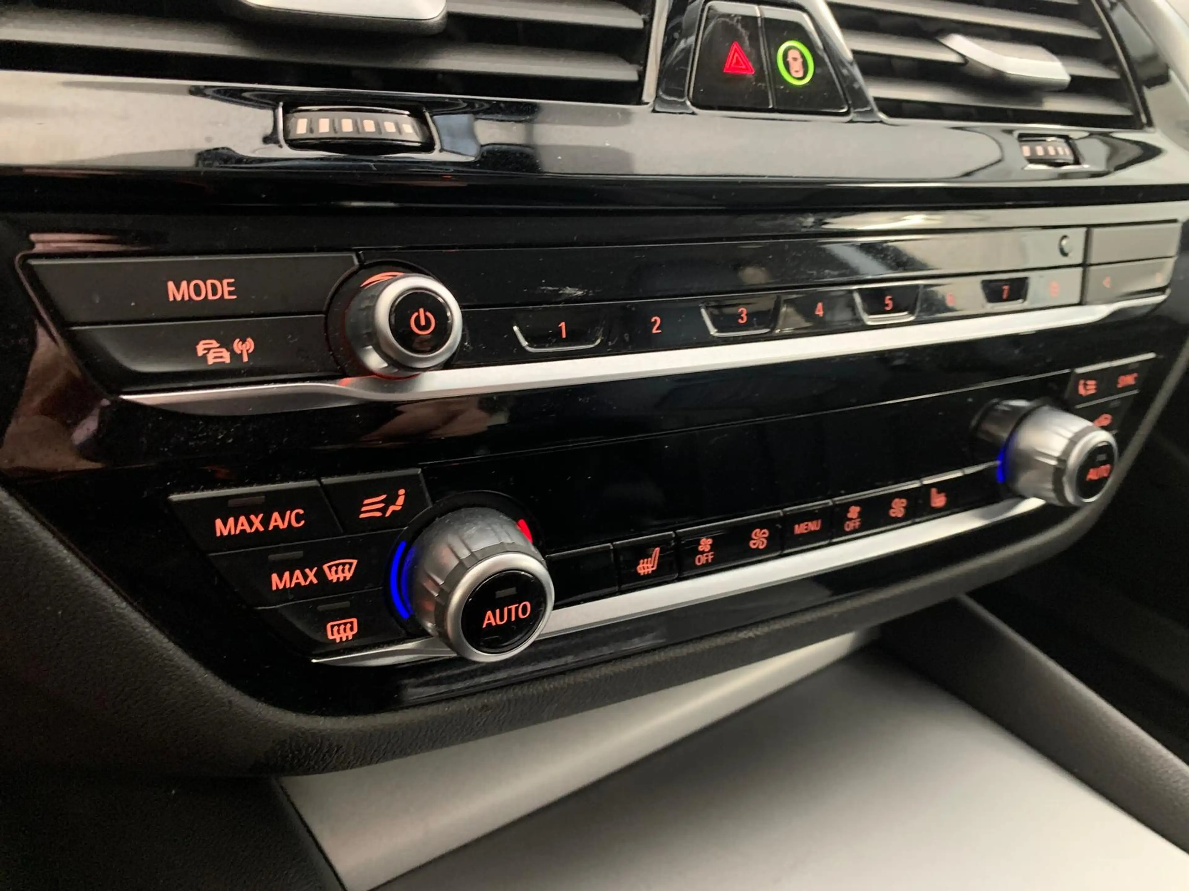 BMW 520 d Touring CockpPro|DriveProf|ACC|Leder|LED+ — photo 12