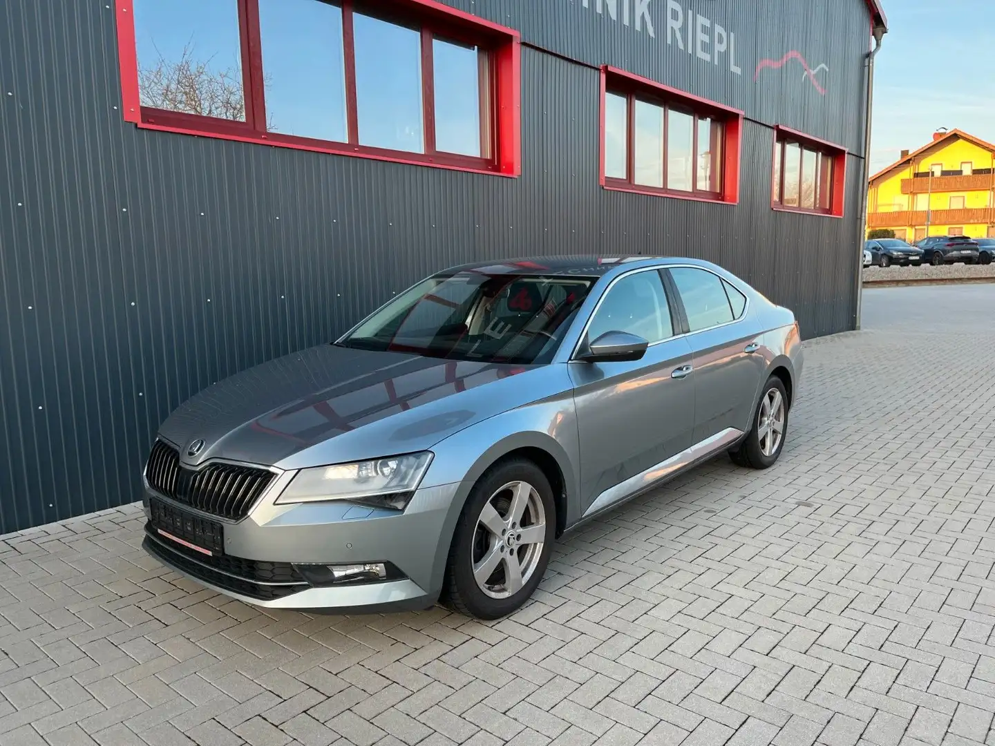 Skoda Superb Lim. Ambition Grigio - 1