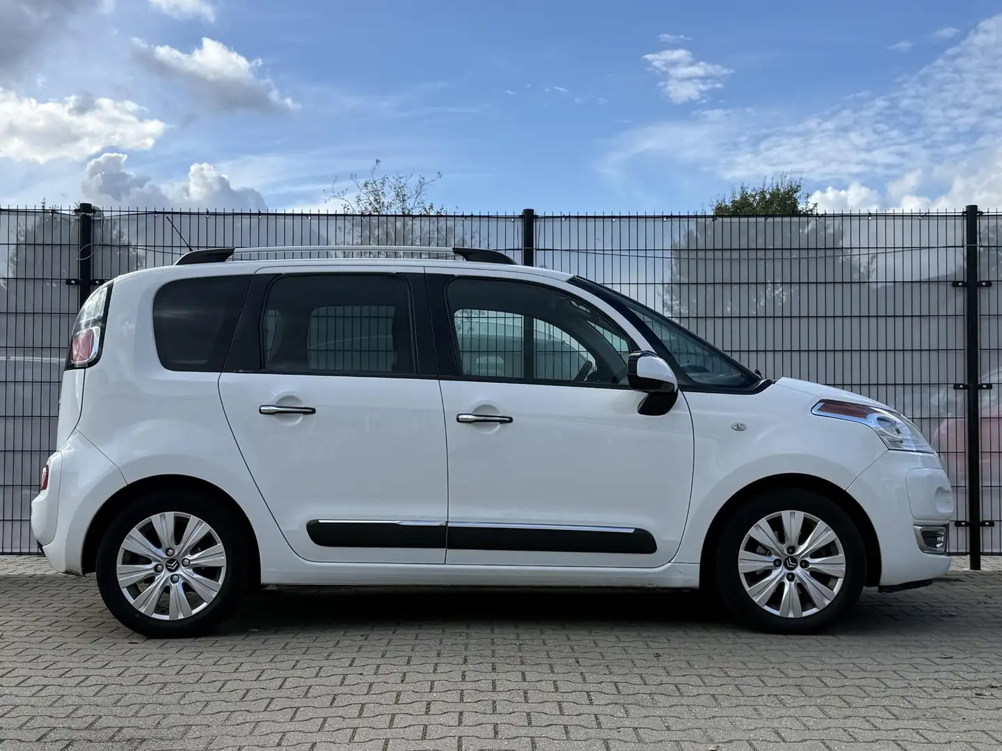 Citroen C3 Picasso 1.6 VTi Exclusive Trekhaak! Wit - 2