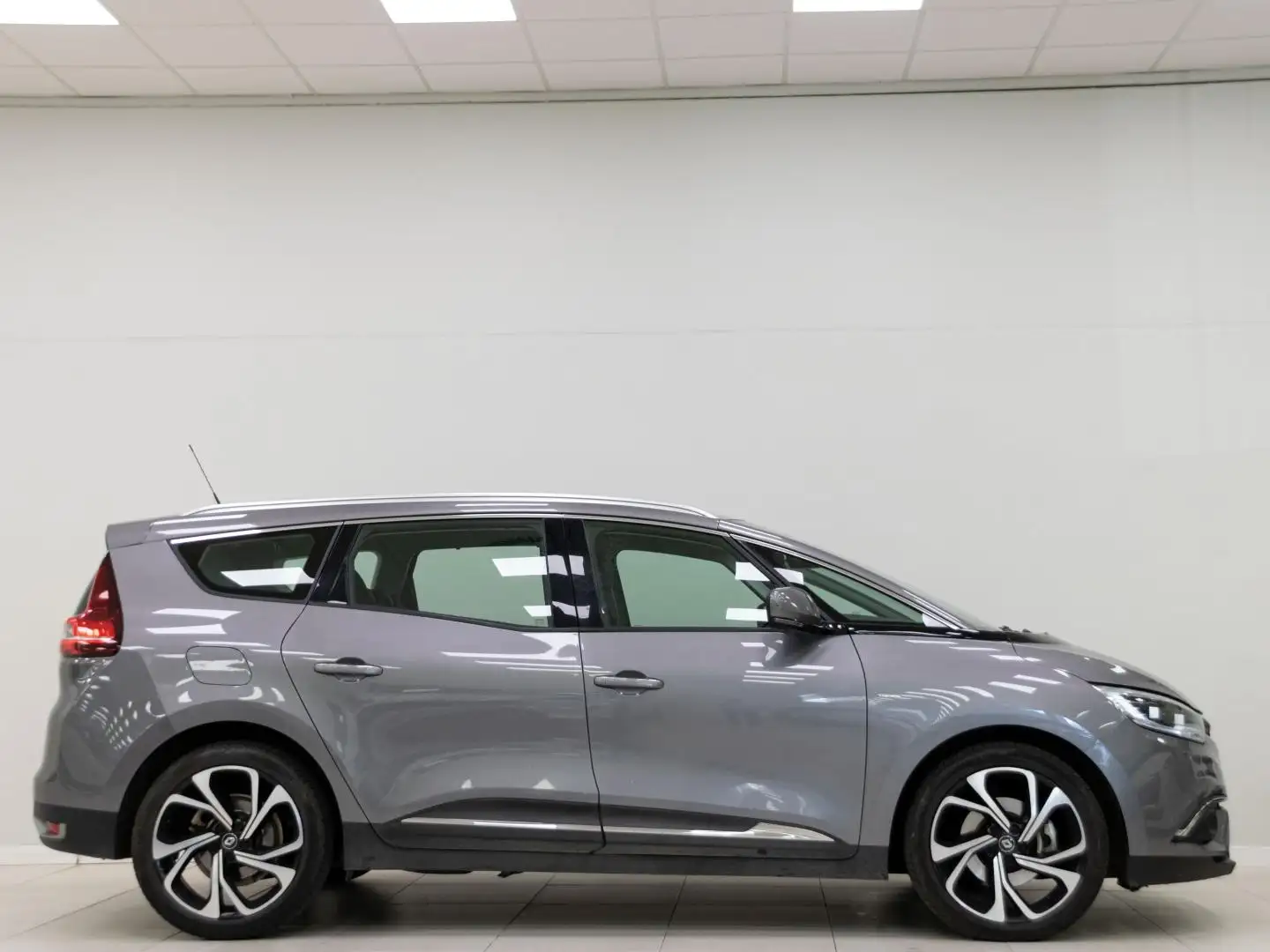 Renault Grand Scenic Edition One dCi 96kW (130CV) Gris - 2