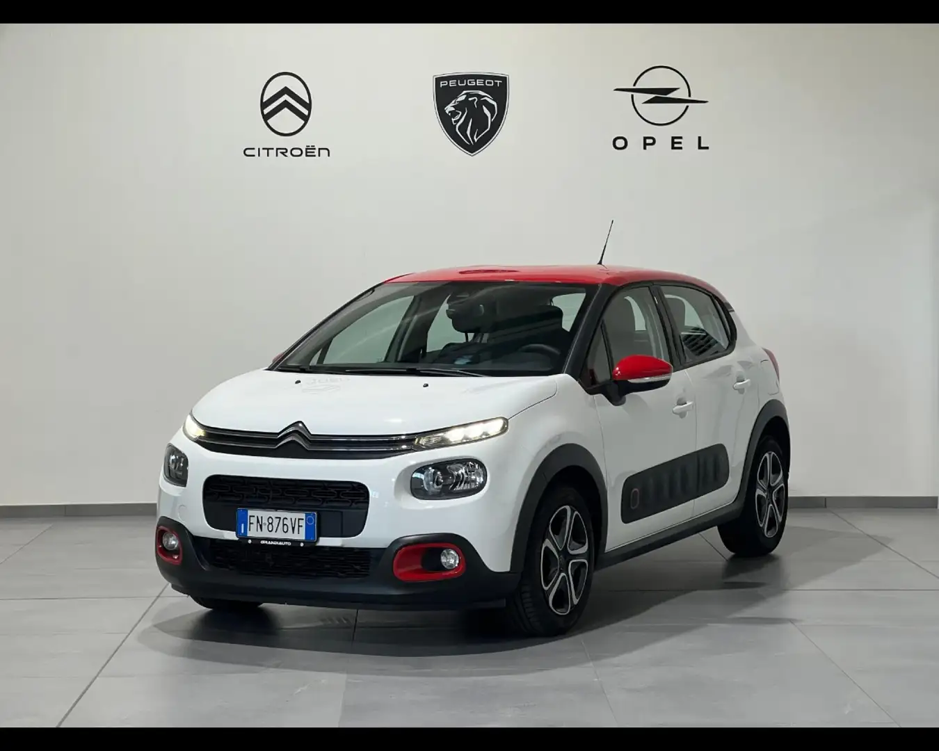 Citroen C3 III 2017 -  1.2 puretech Feel s&s 110cv eat6 Bianco - 1