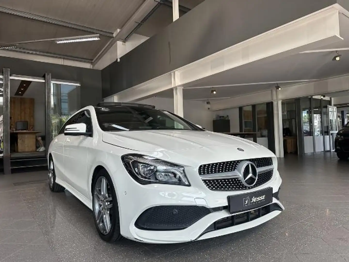 Mercedes-Benz CLA 200 AMG Line LED Pano Navi SHZ PDC Blanco - 2