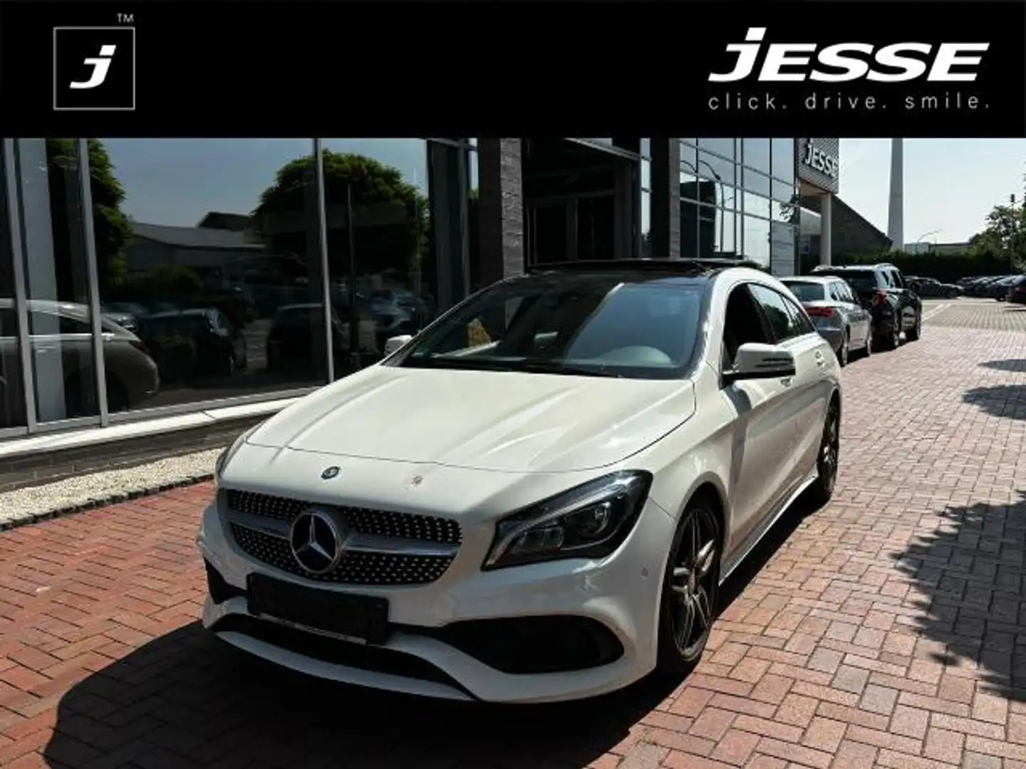 Mercedes-Benz CLA 200 AMG Line LED Pano Navi SHZ PDC Weiß - 1