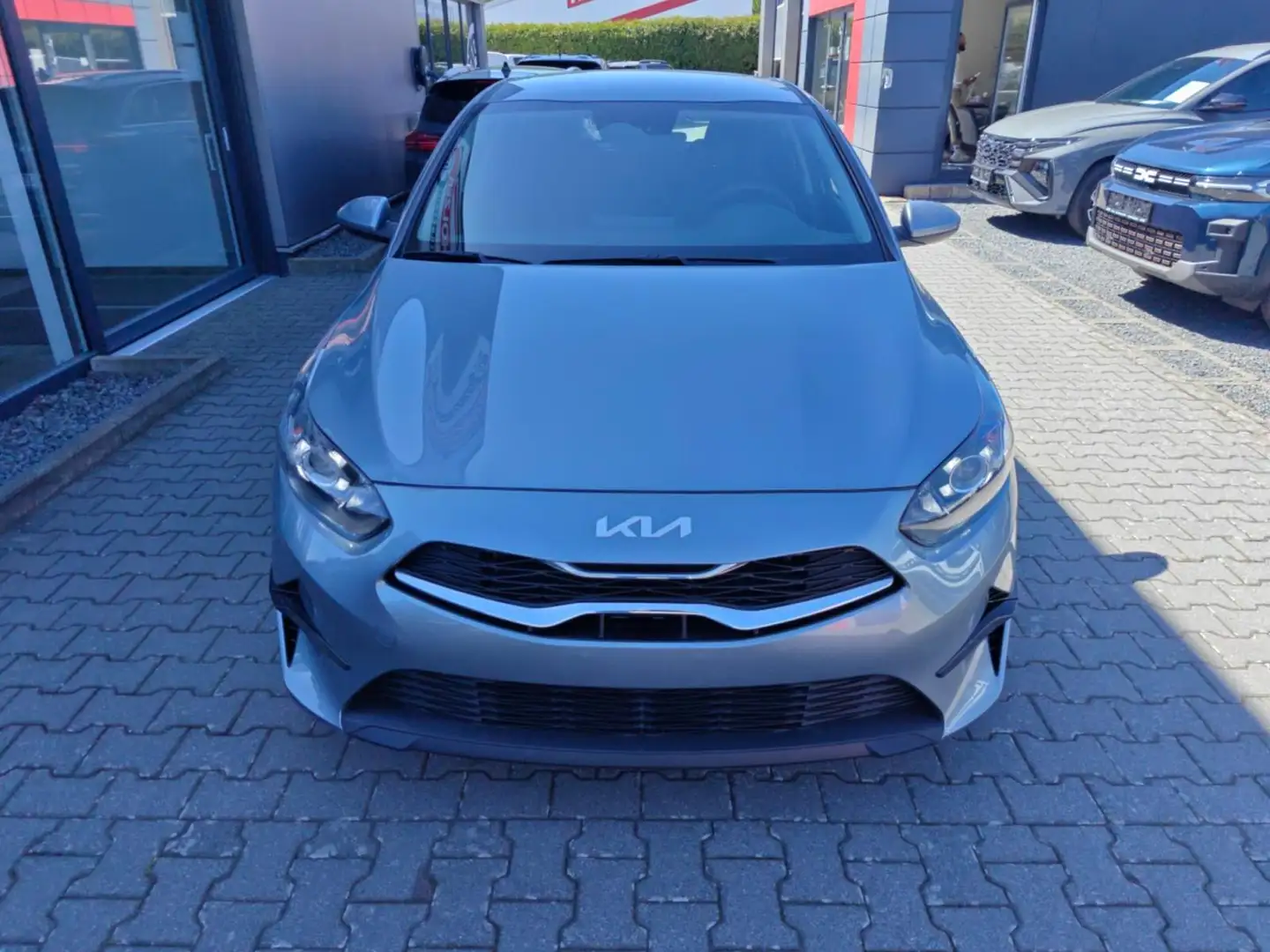 Kia Ceed / cee'd SPIN 1.5 T-GDI AT Kamera*Sitzheizung*APP*Navi 1... Grau - 2