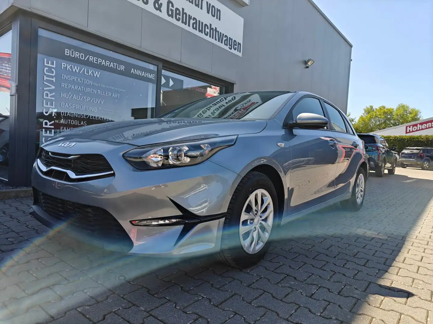 Kia Ceed / cee'd SPIN 1.5 T-GDI AT Kamera*Sitzheizung*APP*Navi 1... Grau - 1