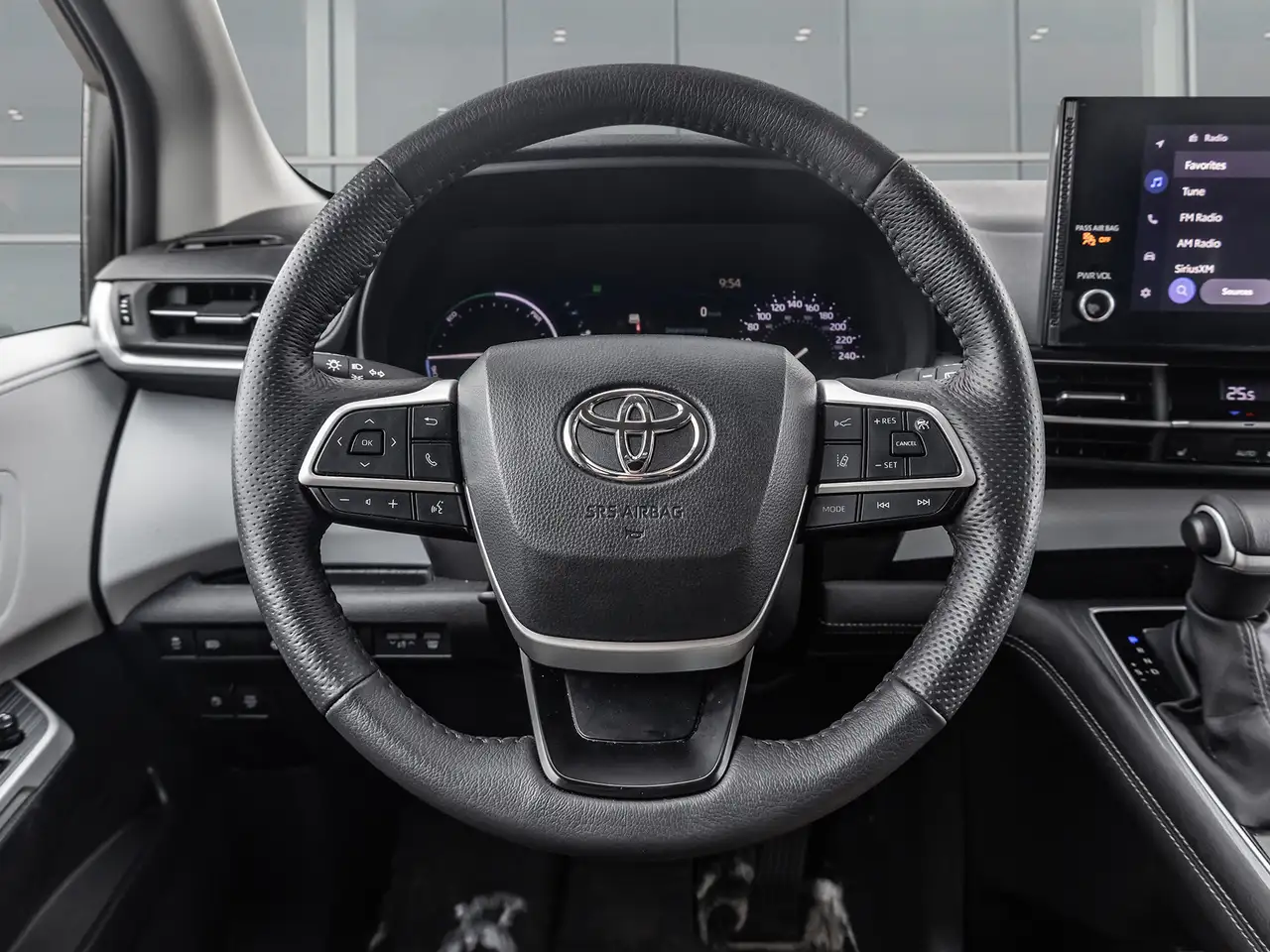 Toyota Sienna снимка Toyota Sienna