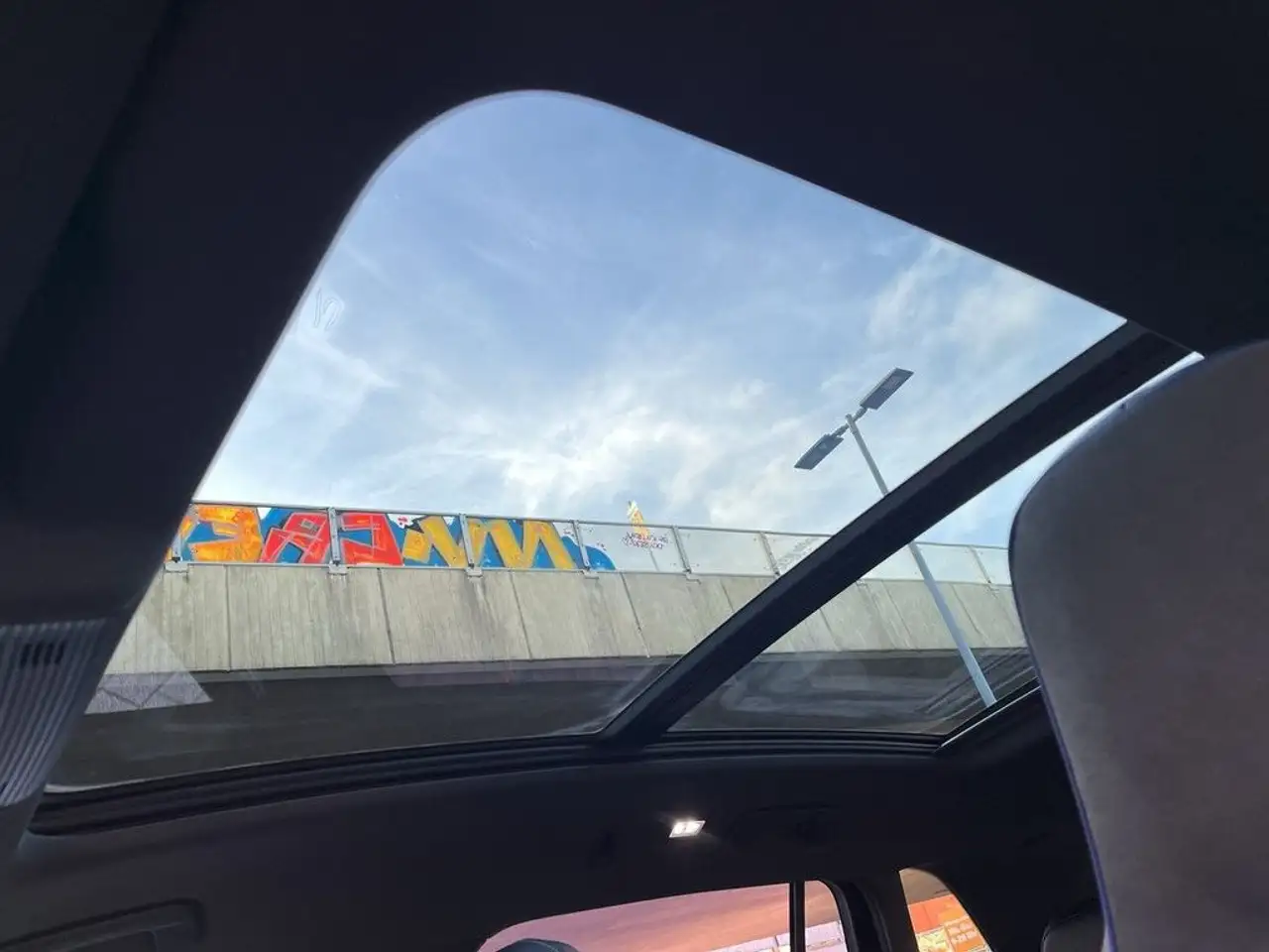 Volkswagen Tiguan 2.0 TSI 265 PS DSG R-Line AHK Navi IQ 20