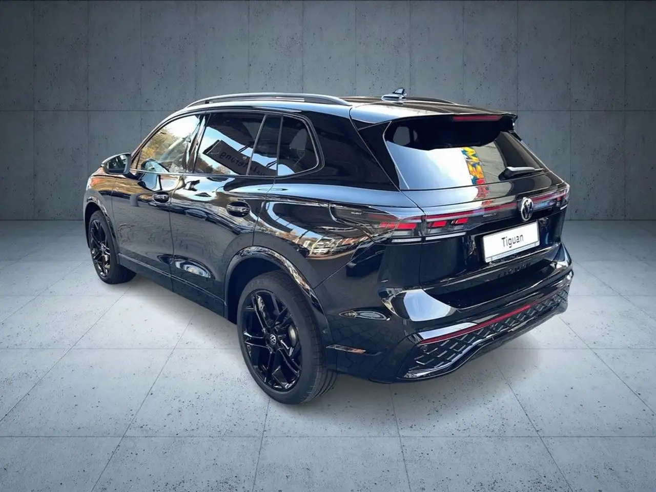 Volkswagen Tiguan 2.0 TSI 265 PS DSG R-Line AHK Navi IQ 4