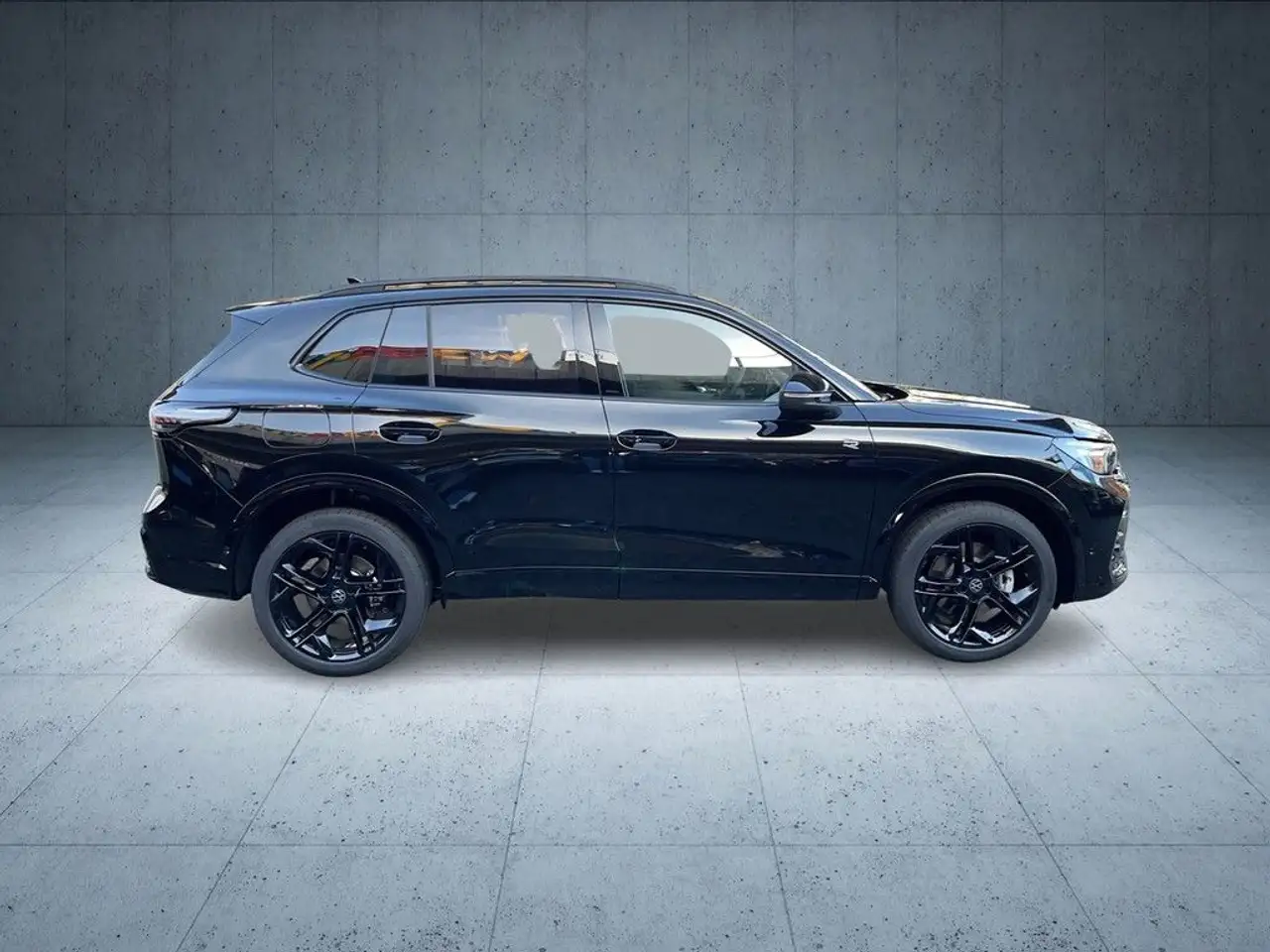 Volkswagen Tiguan 2.0 TSI 265 PS DSG R-Line AHK Navi IQ 7