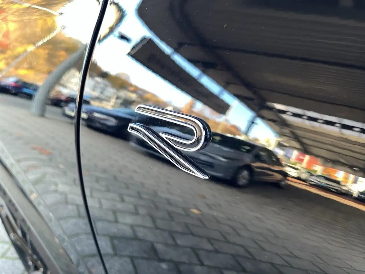 Volkswagen Tiguan 2.0 TSI 265 PS DSG R-Line AHK Navi IQ 21