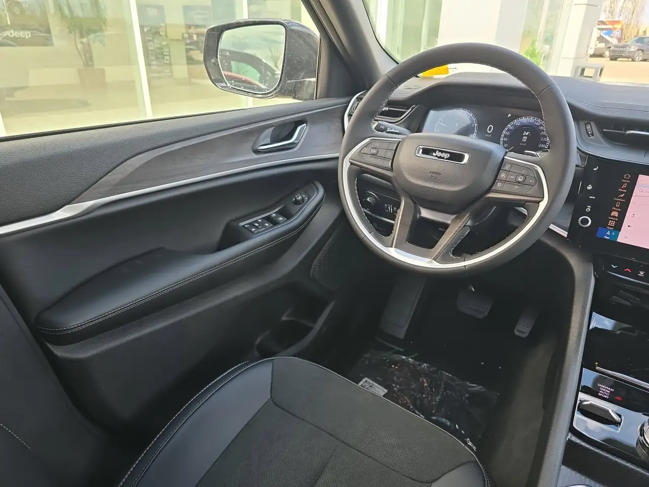 Jeep Grand Cherokee снимка Jeep Grand Cherokee