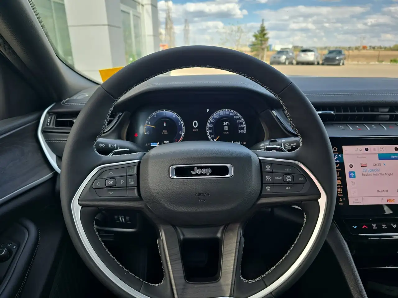 Jeep Grand Cherokee снимка Jeep Grand Cherokee