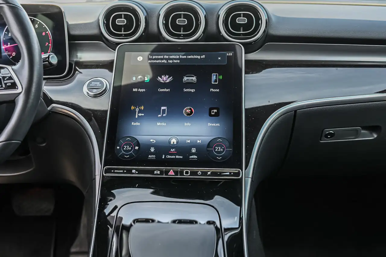 Mercedes-Benz C-Class снимка Mercedes-Benz C-Class