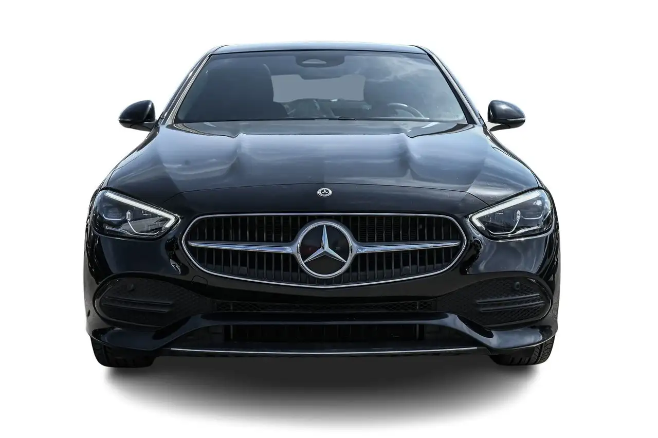 Mercedes-Benz C-Class снимка Mercedes-Benz C-Class
