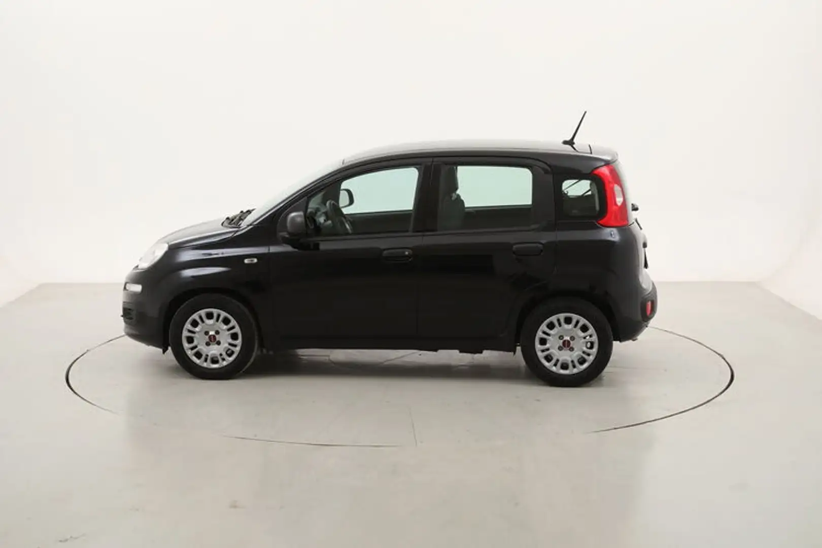 Fiat Panda Easy 1.0 Mild Hybrid 69CV Negru - 2