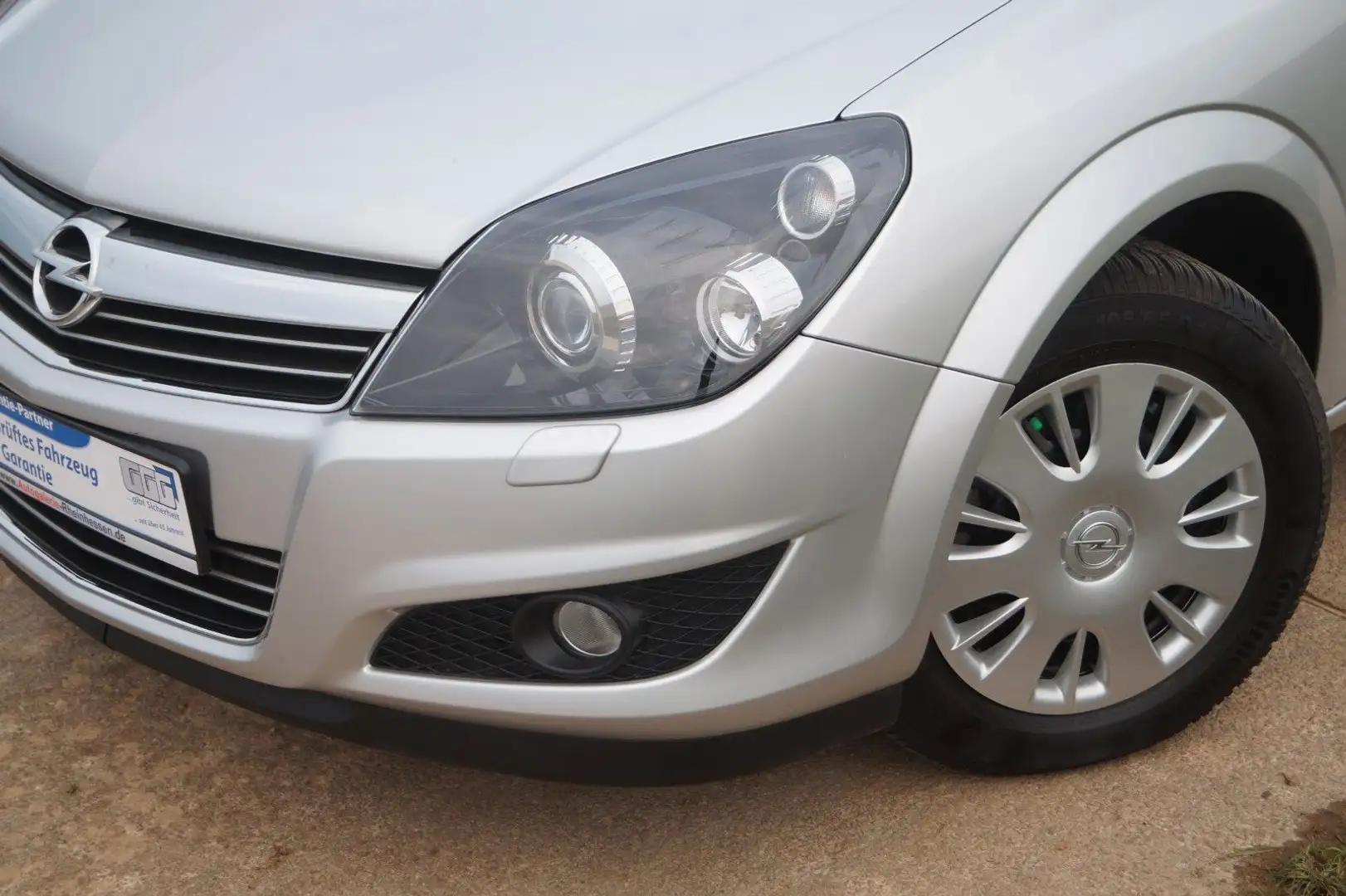 Opel Astra H Lim. 1,6l Innovation "110 Jahre" Plateado - 2