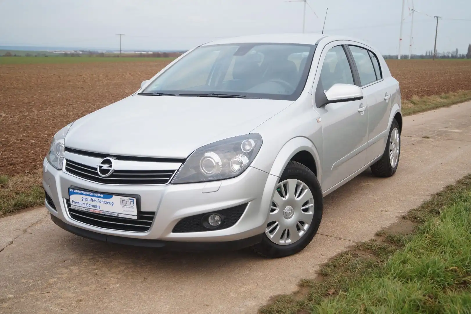 Opel Astra H Lim. 1,6l Innovation "110 Jahre" Plateado - 1