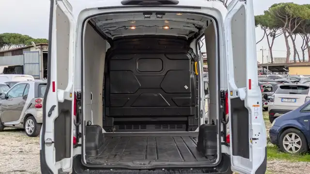 Ford Transit view 8
