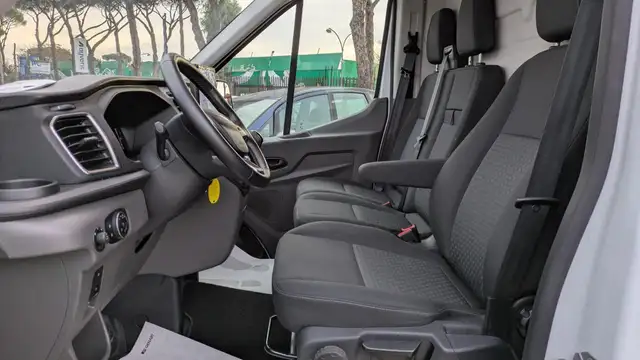 Ford Transit view 9