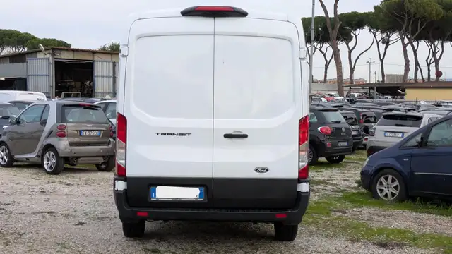 Ford Transit view 4