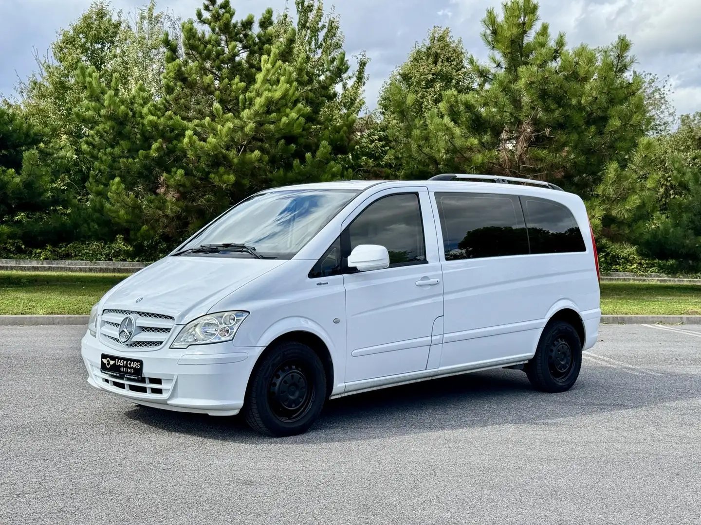 Mercedes-Benz Vito Vito Compact VIP 8 places CDI BlueEfficiency Compact PHASE 2 Weiß - 1