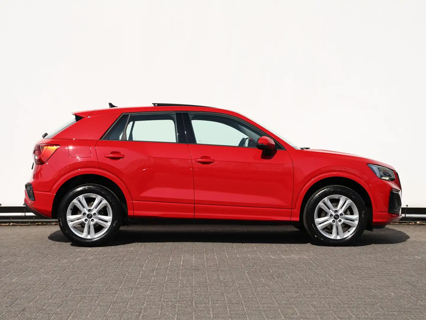 Audi Q2 35 TFSI Advanced edition 150pk | Pano | Camera | S Rouge - 2