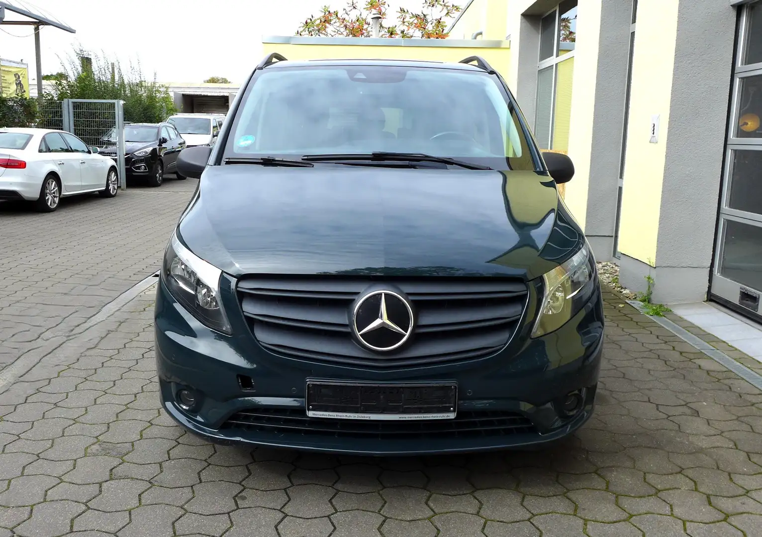 Mercedes-Benz Vito Tourer 116 CDI Edition Aut lang Standheizung Verde - 2