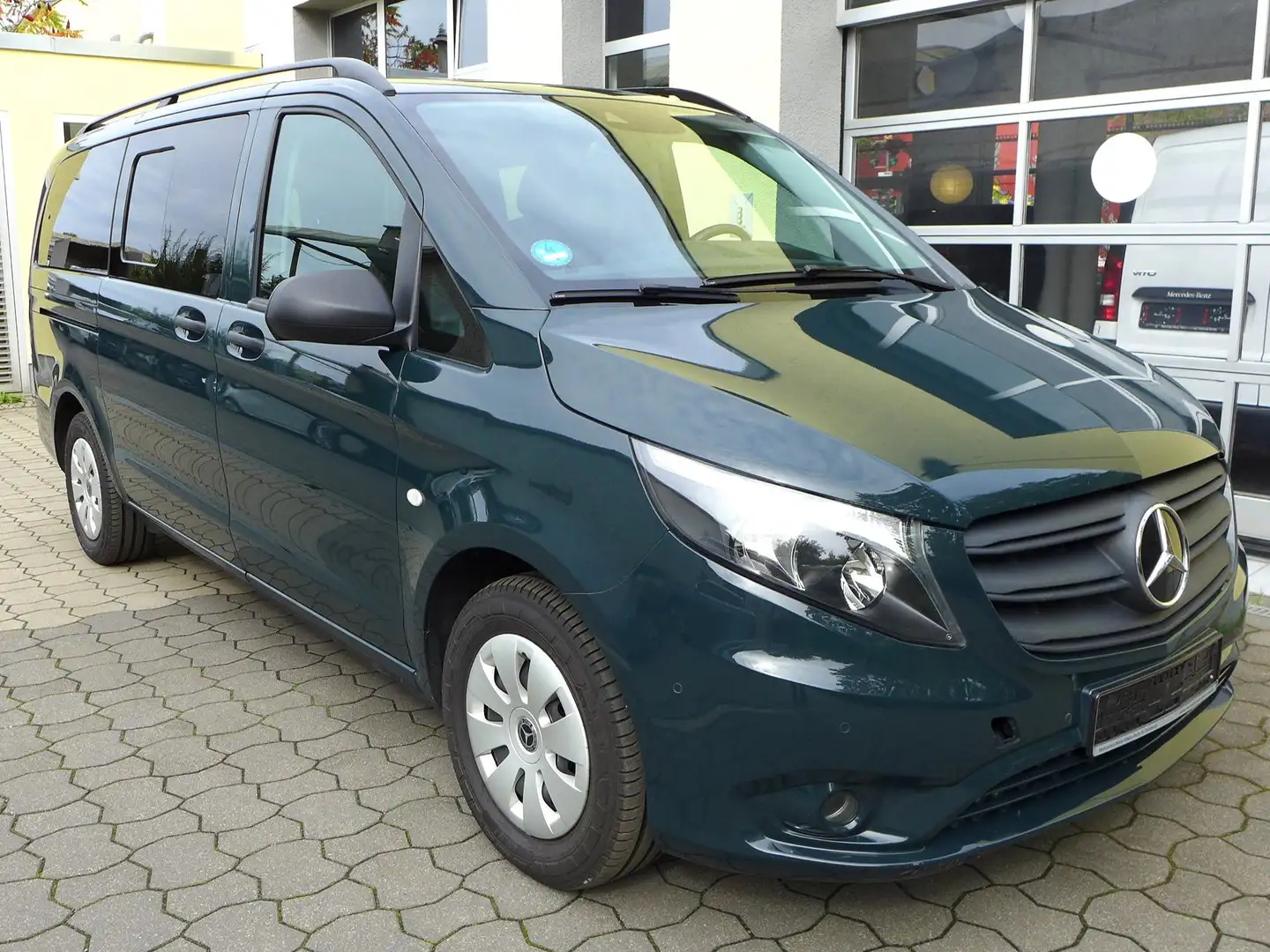 Mercedes-Benz Vito Tourer 116 CDI Edition Aut lang Standheizung Verde - 1