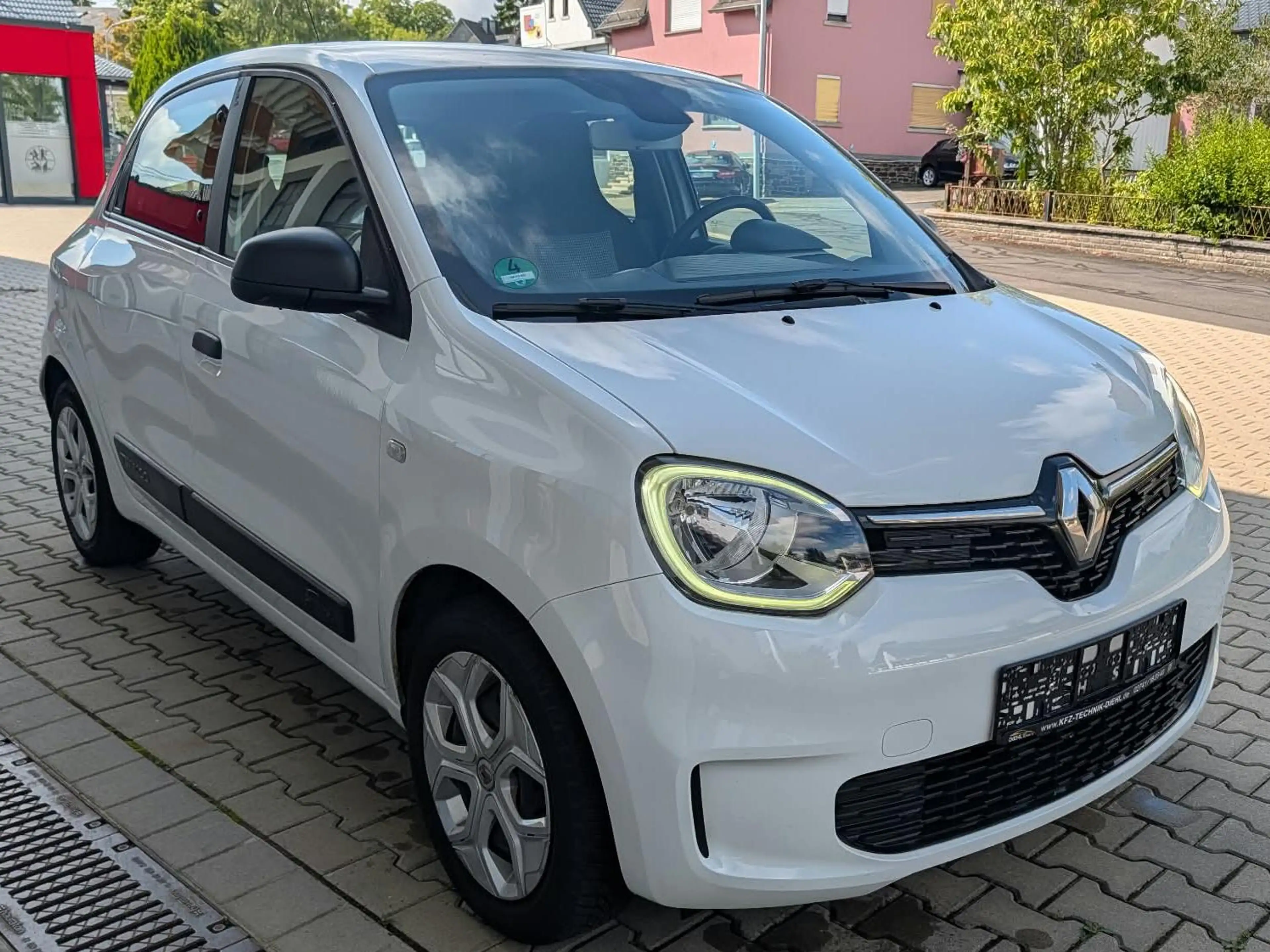 Renault Twingo Life — photo 8