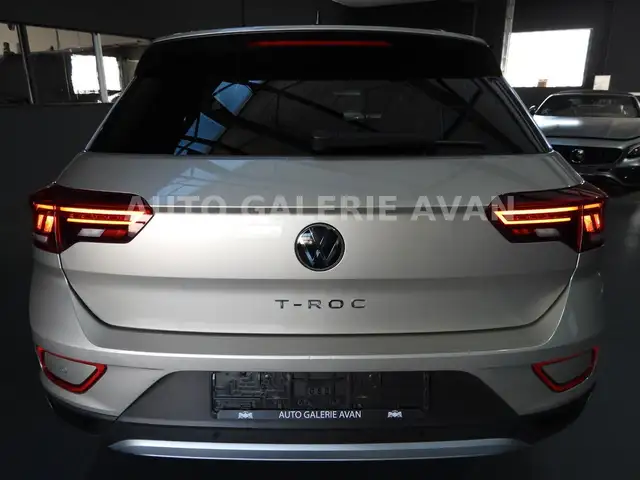 Volkswagen T-Roc view 7