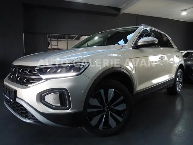 Volkswagen T-Roc view 8