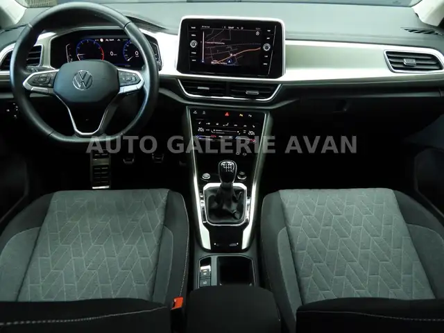 Volkswagen T-Roc view 15