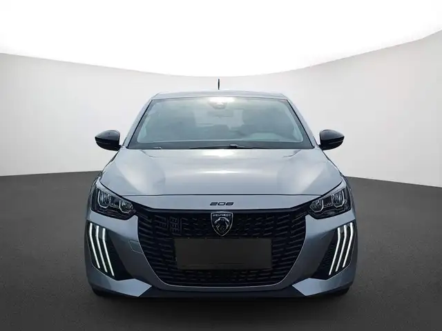 Peugeot 208 view 2