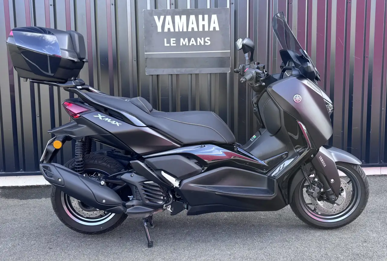 Yamaha X-Max 125