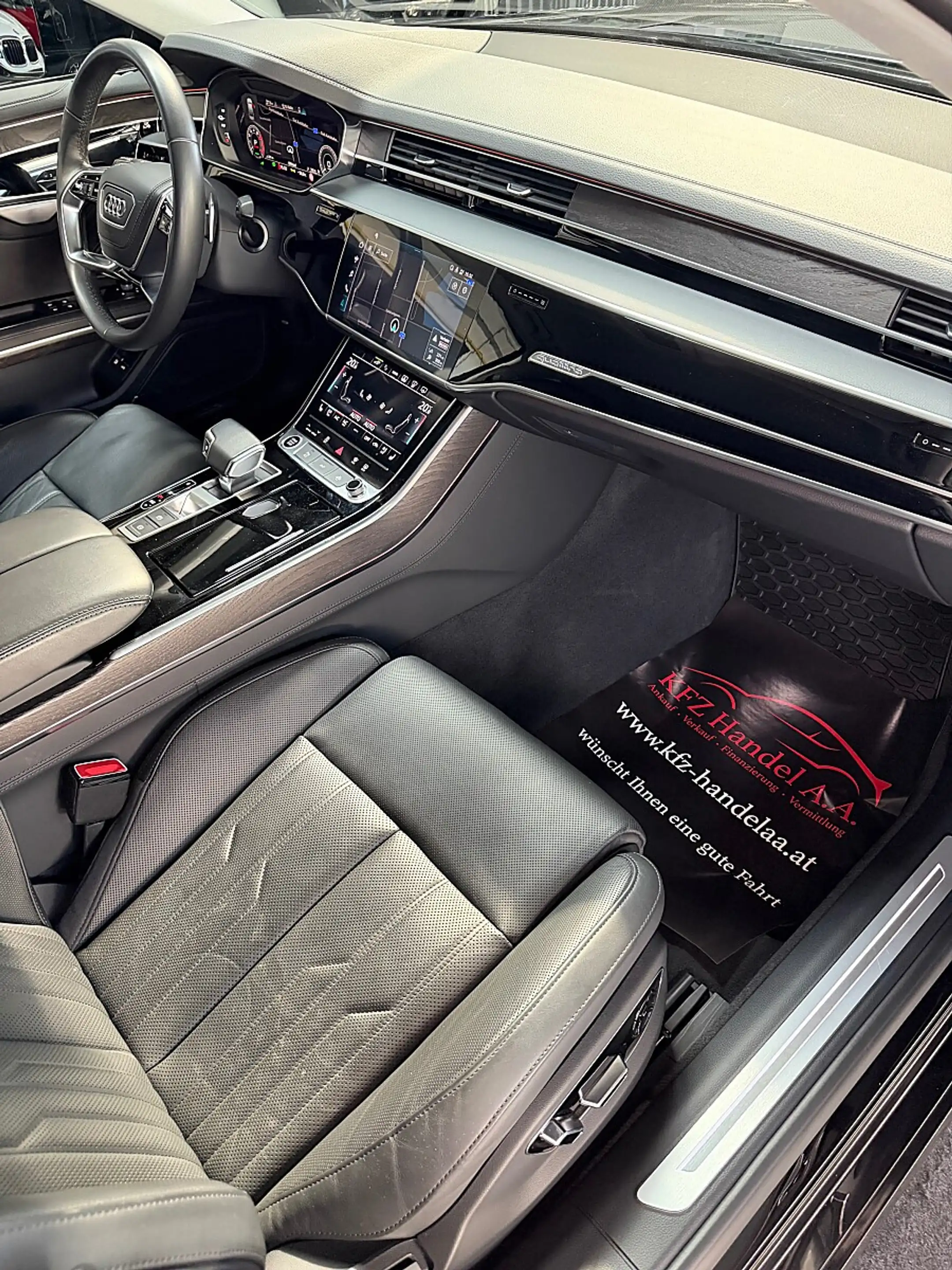 Audi A8 Lang 60 TFSI e PHEV quattro — photo 12
