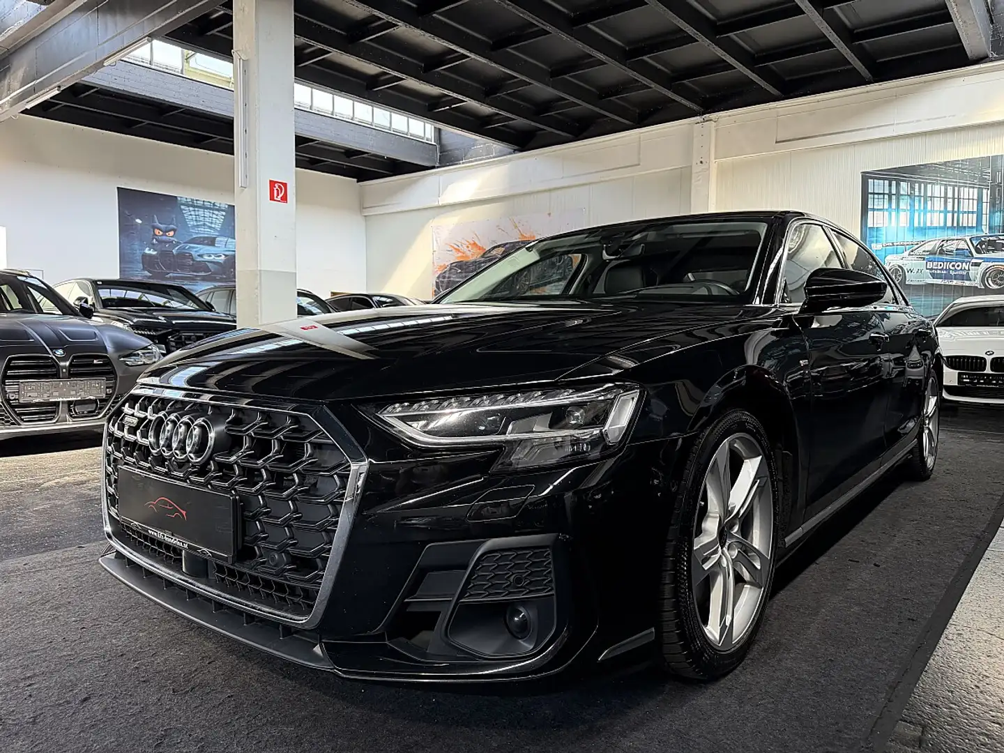 Audi A8 Lang 60 TFSI e PHEV quattro Schwarz - 1