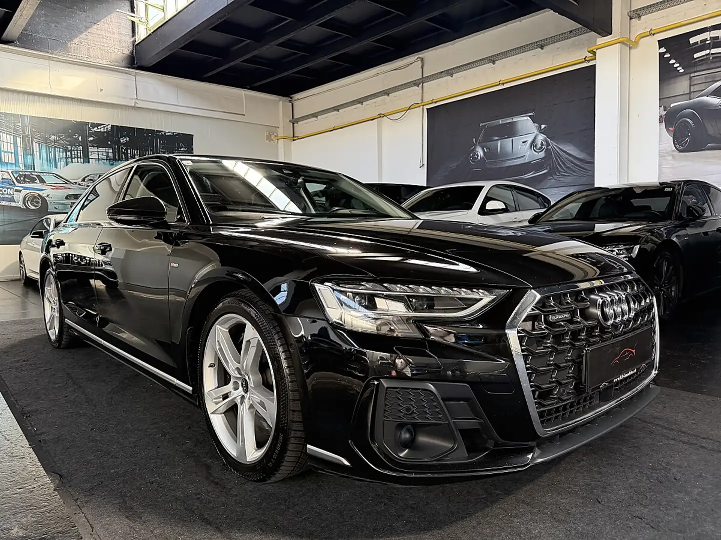 Audi A8 Lang 60 TFSI e PHEV quattro Schwarz - 2