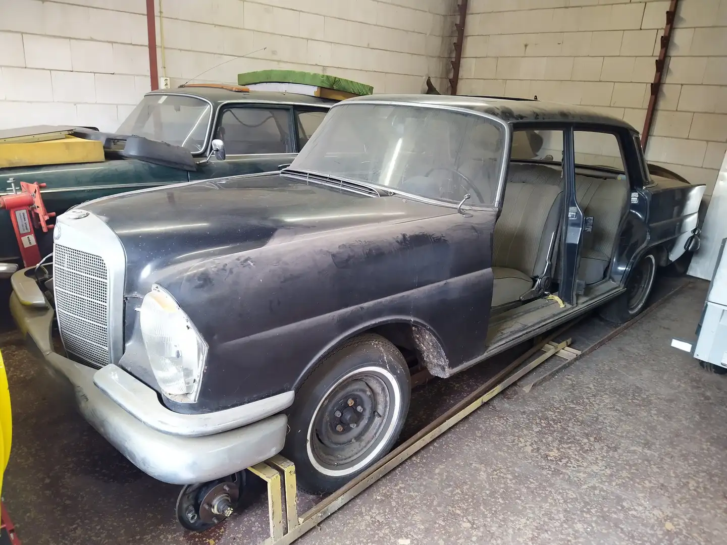 Mercedes-Benz 220 S Zwart - 1