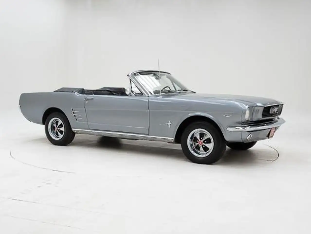Ford Mustang Cabrio V8 '66 CH8147, foto 3