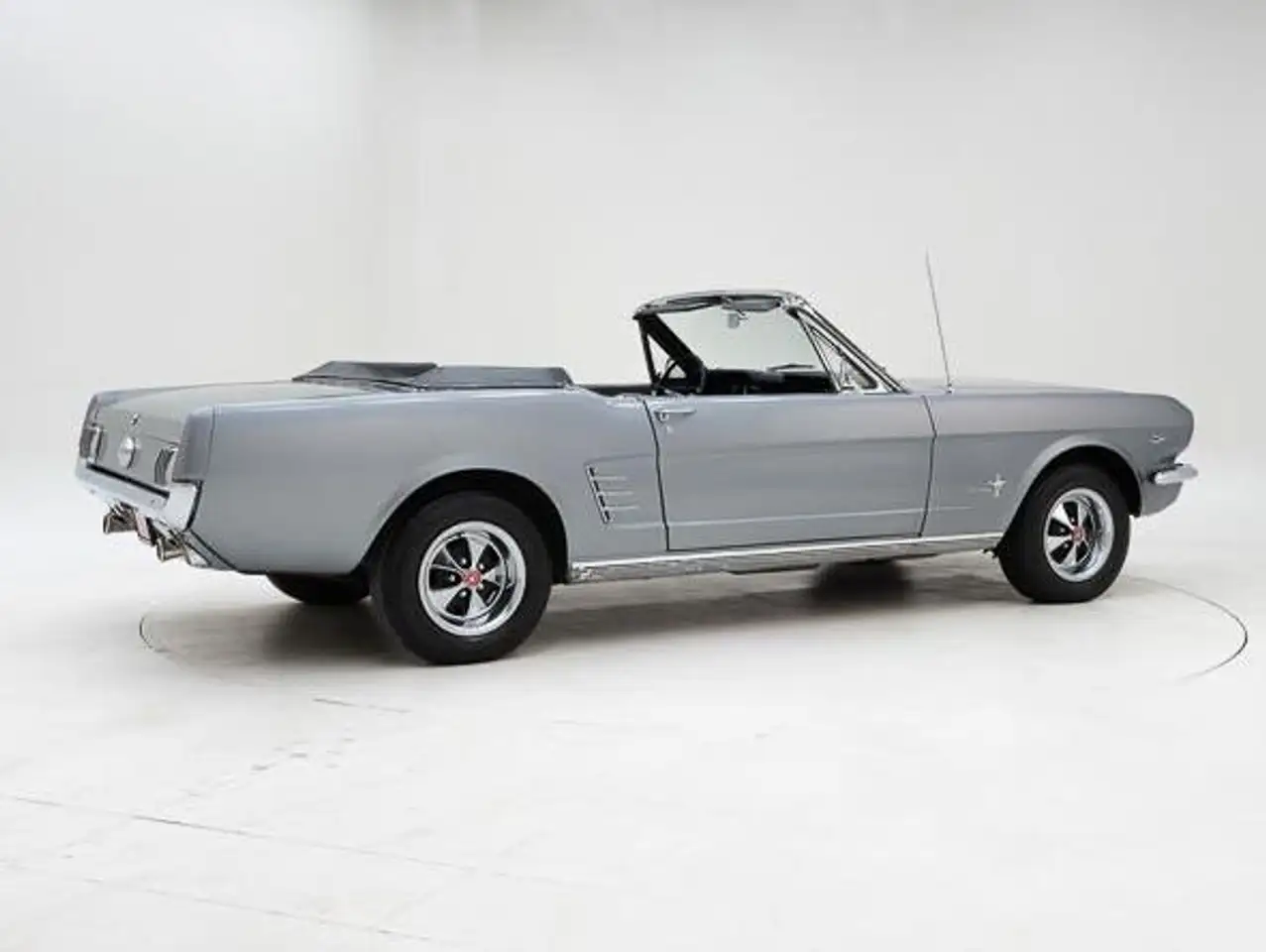 Ford Mustang Cabrio V8 '66 CH8147, foto 2