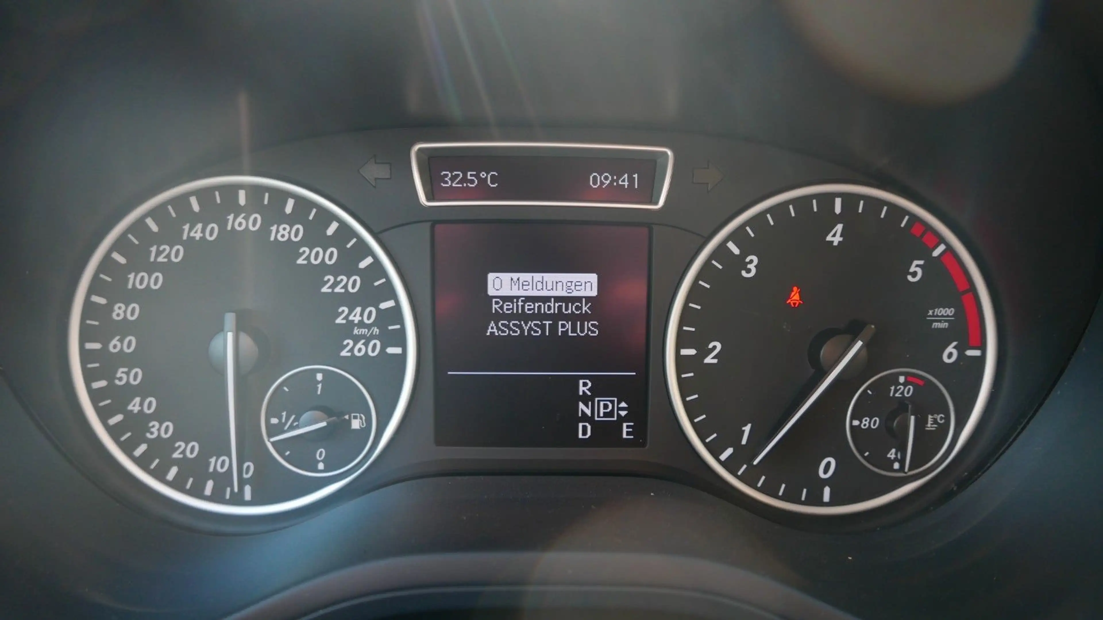 Mercedes-Benz B 220 CDI/NAVI/PTS/AUTOMATIK/TEMPOMAT — photo 28