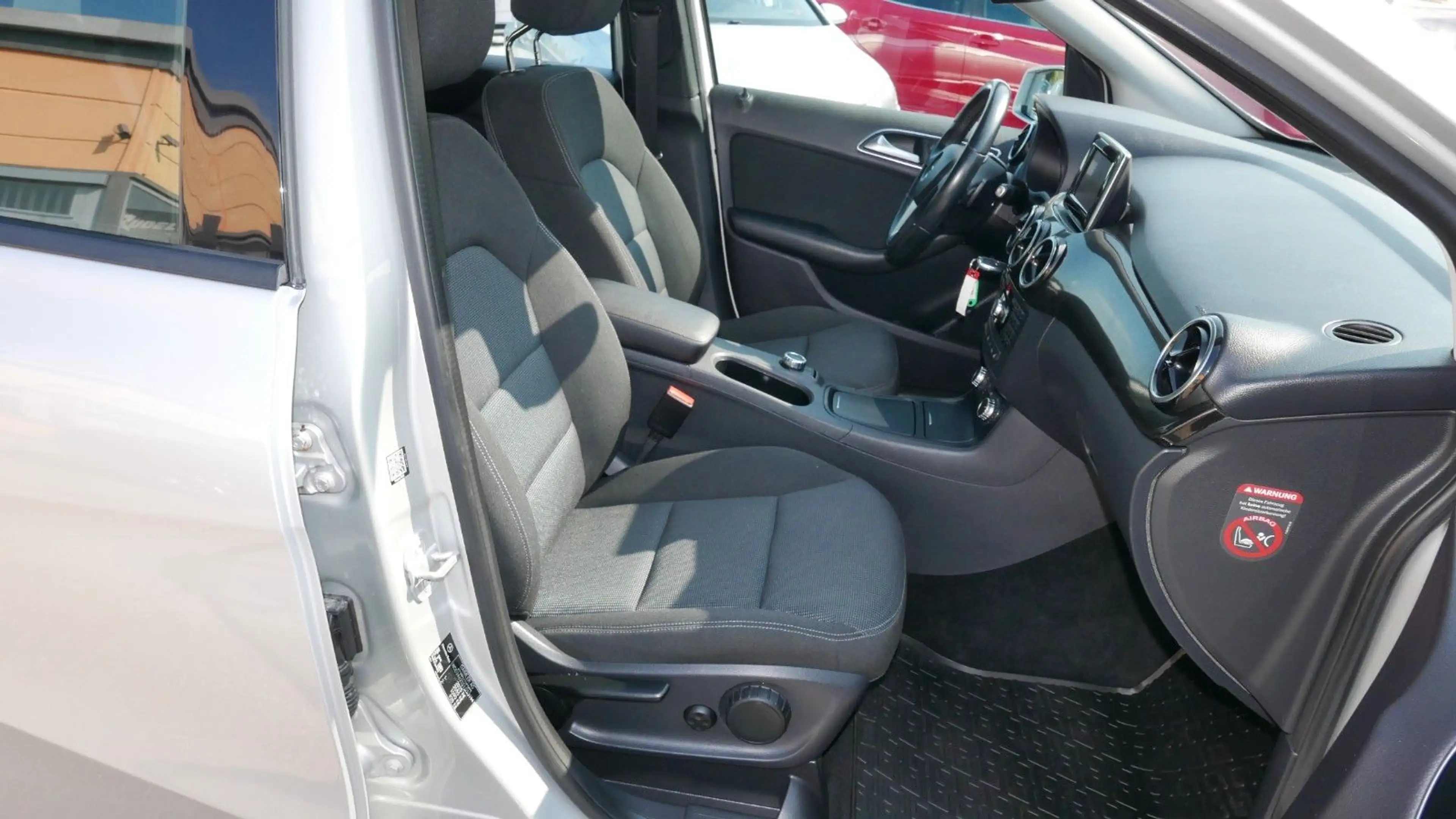 Mercedes-Benz B 220 CDI/NAVI/PTS/AUTOMATIK/TEMPOMAT — photo 21