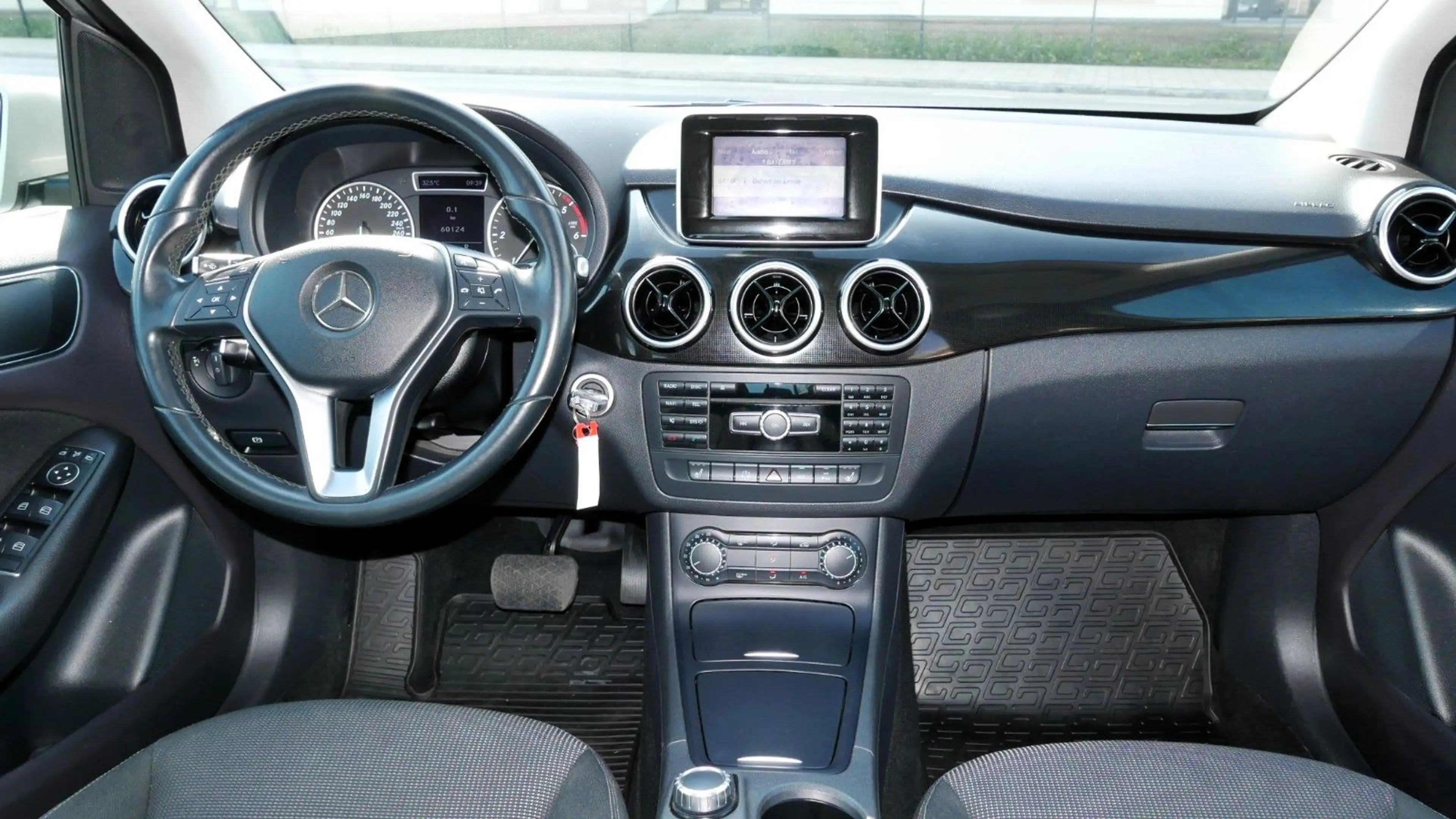 Mercedes-Benz B 220 CDI/NAVI/PTS/AUTOMATIK/TEMPOMAT — photo 20