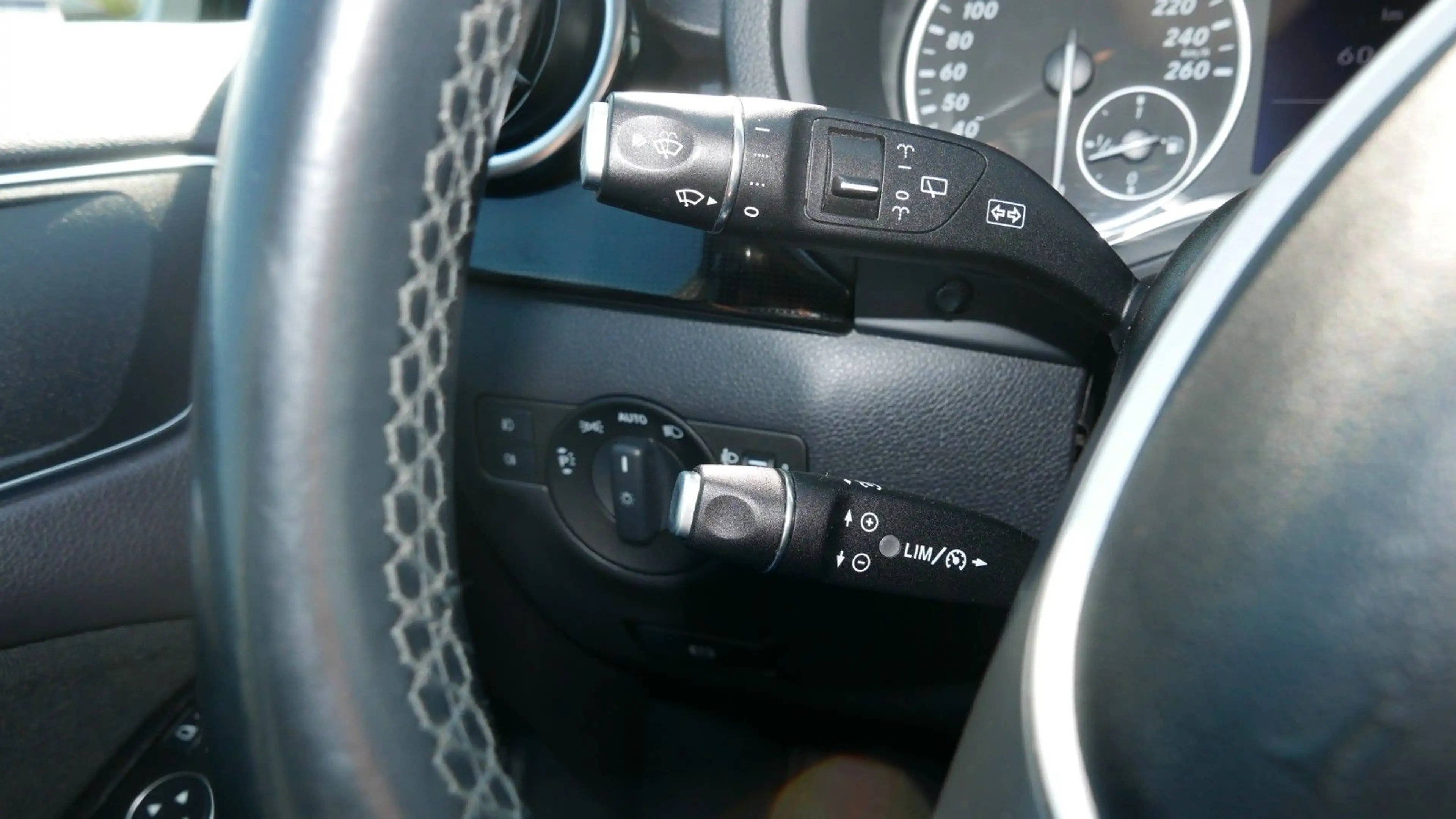 Mercedes-Benz B 220 CDI/NAVI/PTS/AUTOMATIK/TEMPOMAT — photo 23