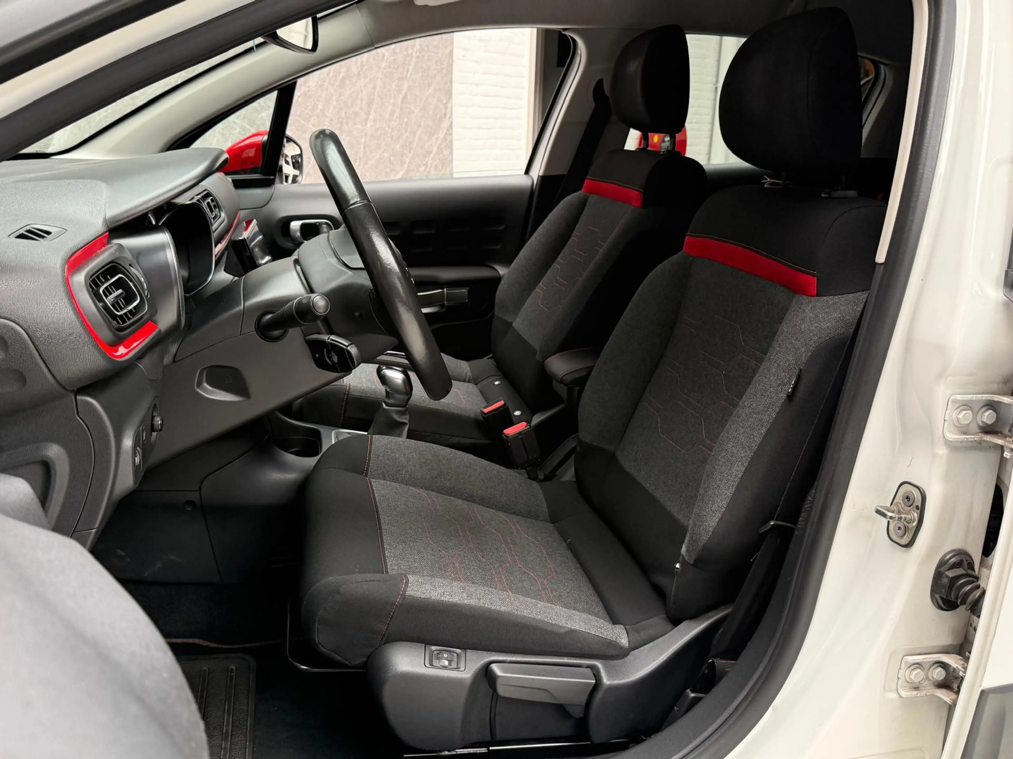 Citroen C3 1.2 PureTech / Nwe Distr. Riem / Trekhaak / Camera — photo 12