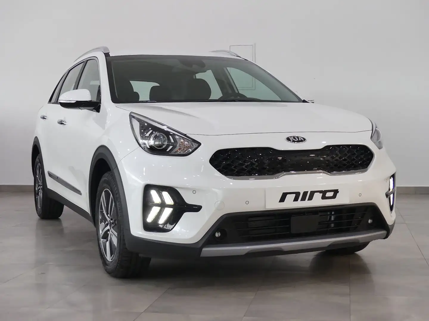 Kia Niro 1.6 GDI PLUG-IN HYBRID DRIVE 141 5P Blanco - 2