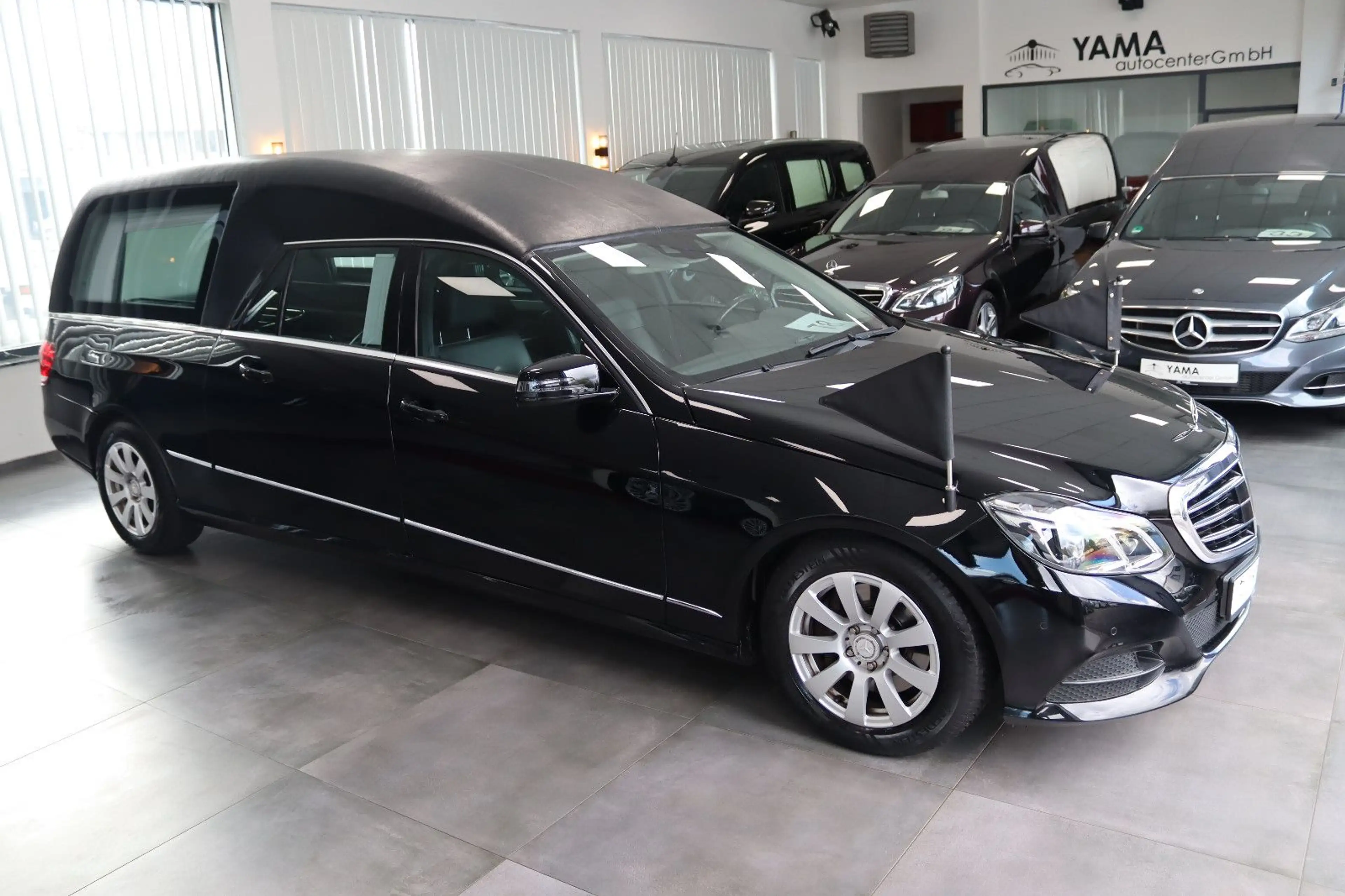 Mercedes-Benz E 300 d Hybrid Bestattungswagen / Leichenwagen — photo 4