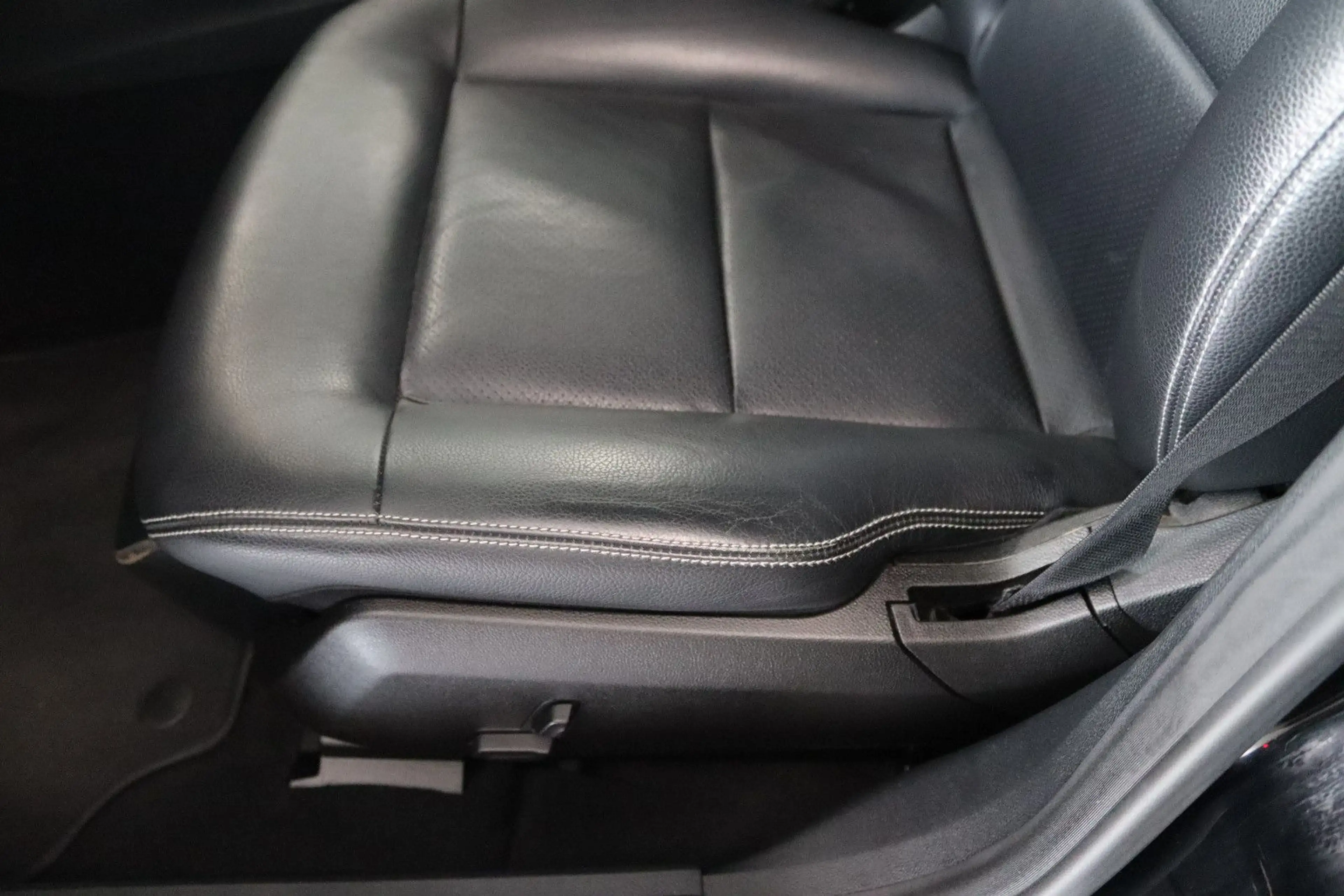 Mercedes-Benz E 300 d Hybrid Bestattungswagen / Leichenwagen — photo 8